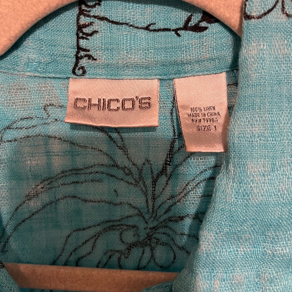 Chico’s Linen Button Up - Picture 2 of 2